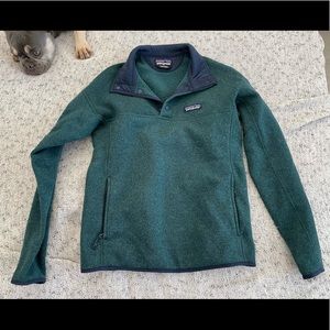 Patagonia pull over sweatshirt